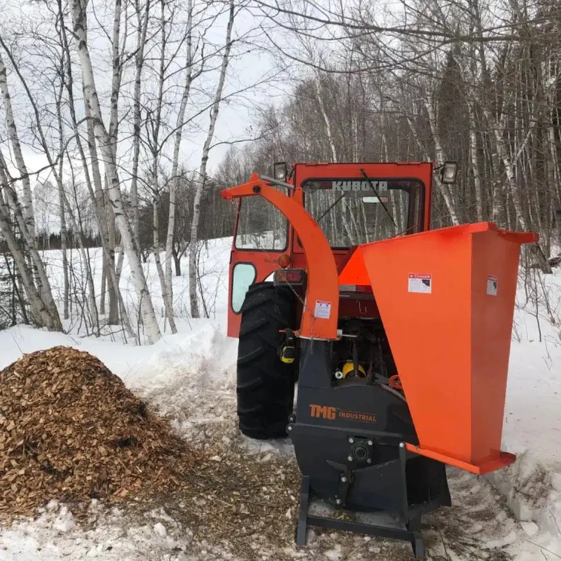 152 mm (6") 3-Point Hitch Wood Chipper, Reversible/Hardened Blades, 360° Swiveling Chute, TMG-WC65 (Previously TMG-WC62) - Image 3