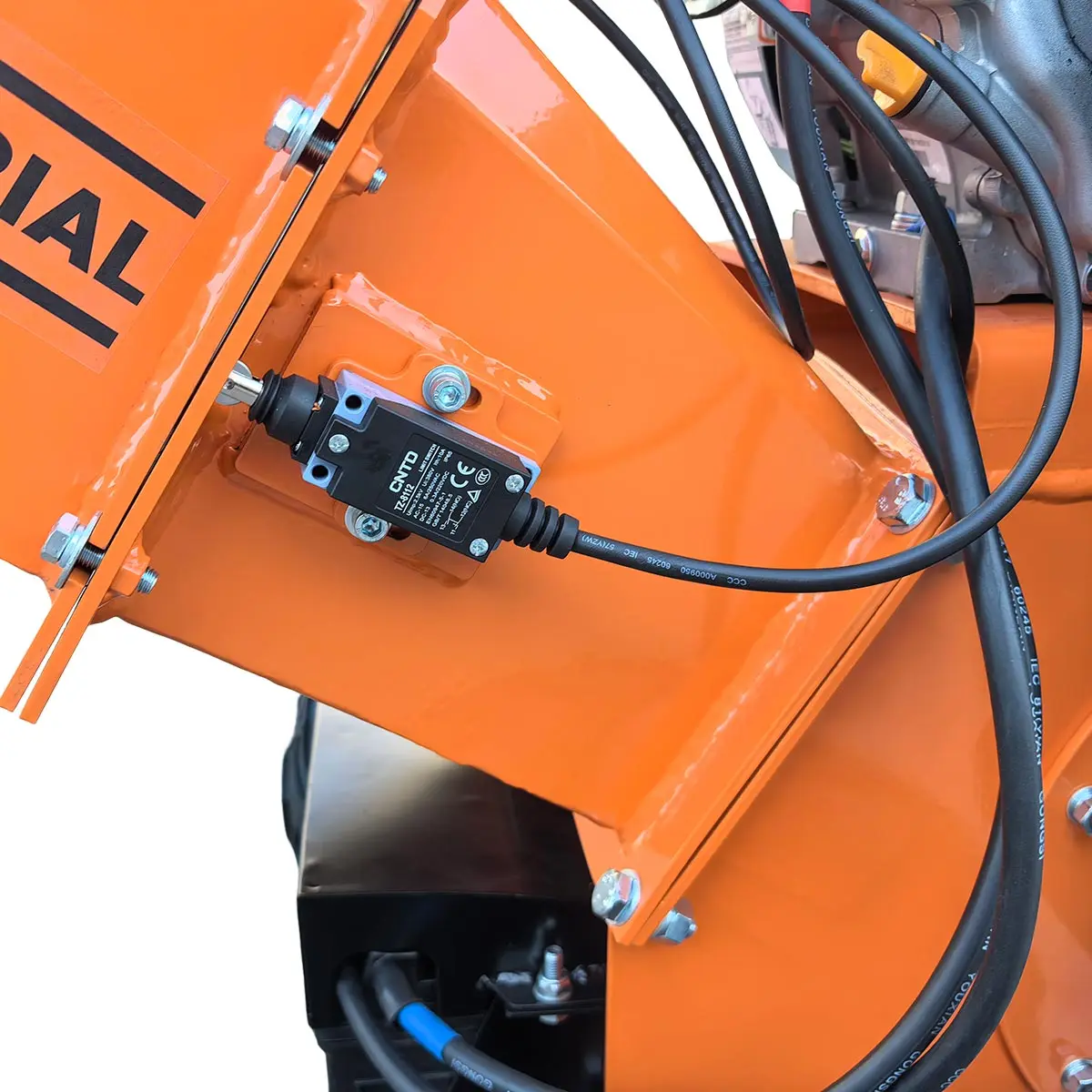 120 mm Wood Chipper with 14 HP Gas Engine, Electric Start, 50 mm Hitch Tow-Behind, TMG-GWC20L - Image 13