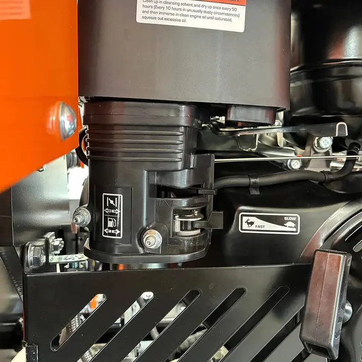 748 kg Tracked Stand-On Skid Steer, 306cc/8.5 HP Gas Engine, 762 mm Bucket Width, TMG-MVL20 - Image 4