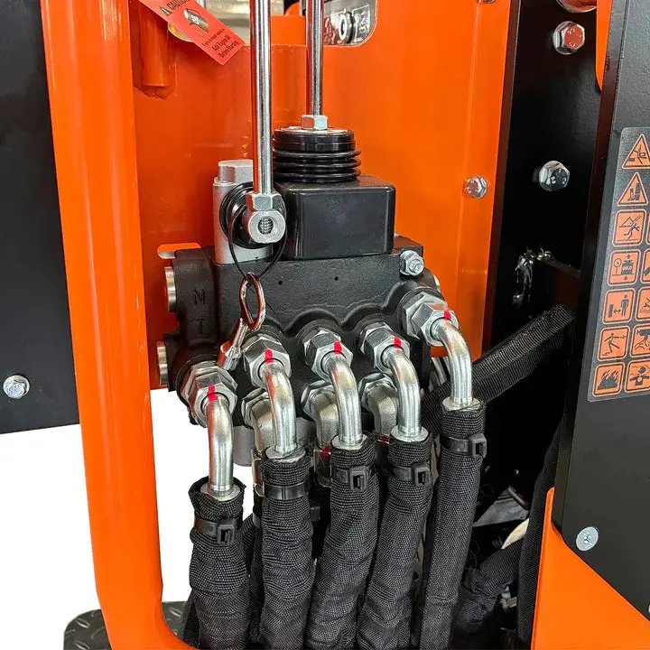 748 kg Tracked Stand-On Skid Steer, 306cc/8.5 HP Gas Engine, 762 mm Bucket Width, TMG-MVL20 - Image 8