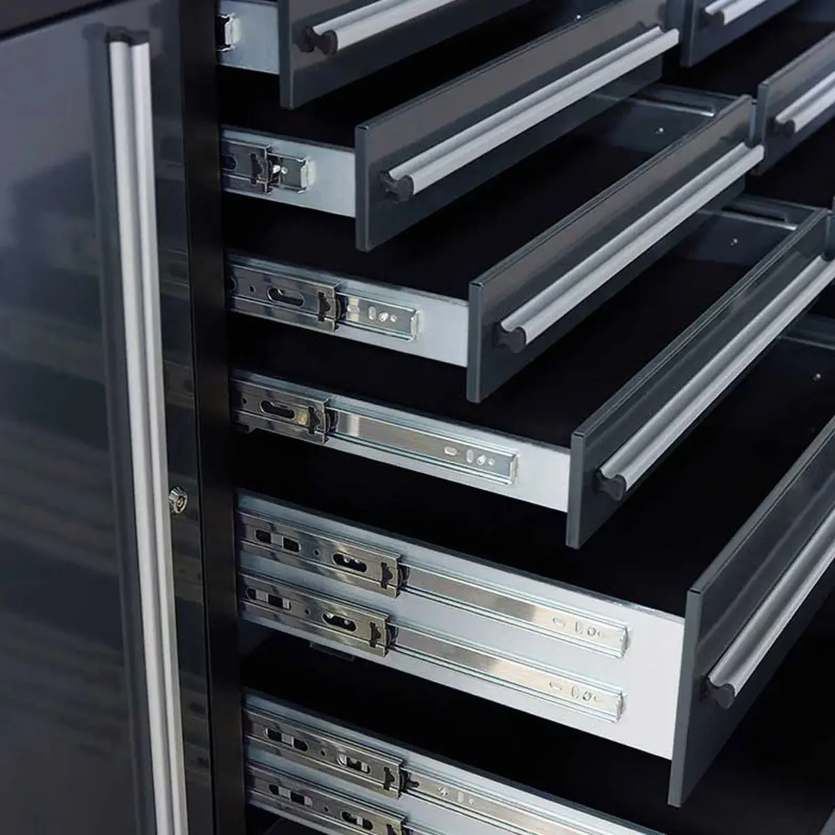 TMG Heavy Series™ 2.8m Workbench with Stainless Steel Benchtop and 18 Drawers, TMG-WB918 - Image 7