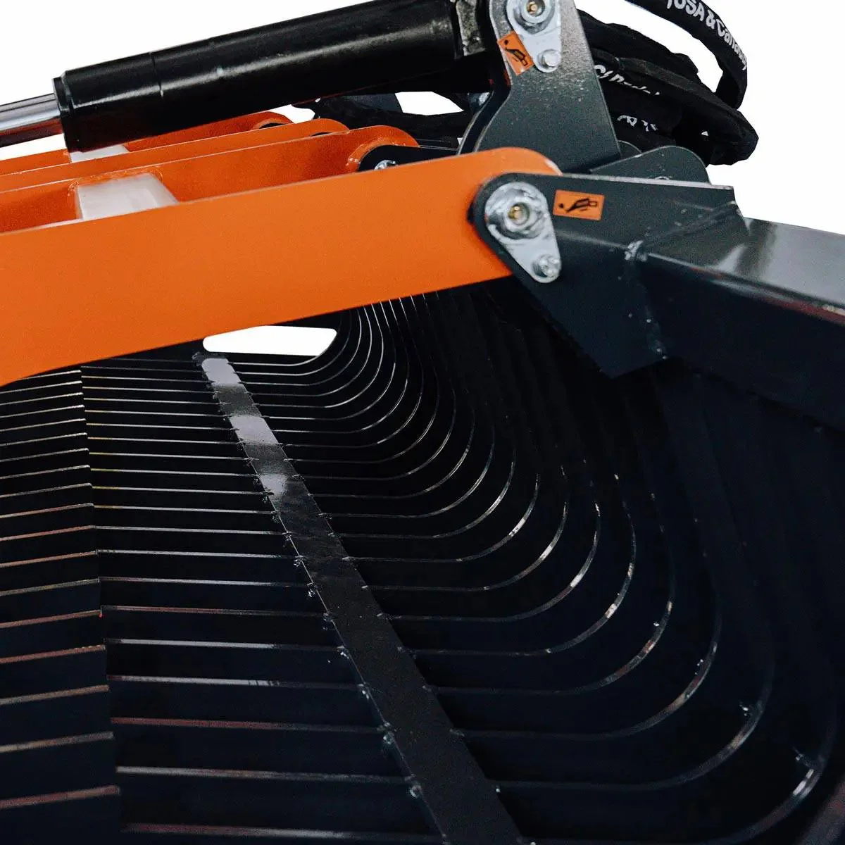 2130 mm (84") Skid Steer Skeleton Grapple Attachment, Universal Mount, TMG-SG85 - Image 13